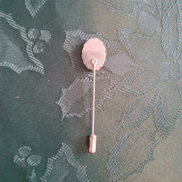 Vintage lot of Elvis Presley memorabilia (ring, pin and souvenir spoon) - Picture 4 of 6